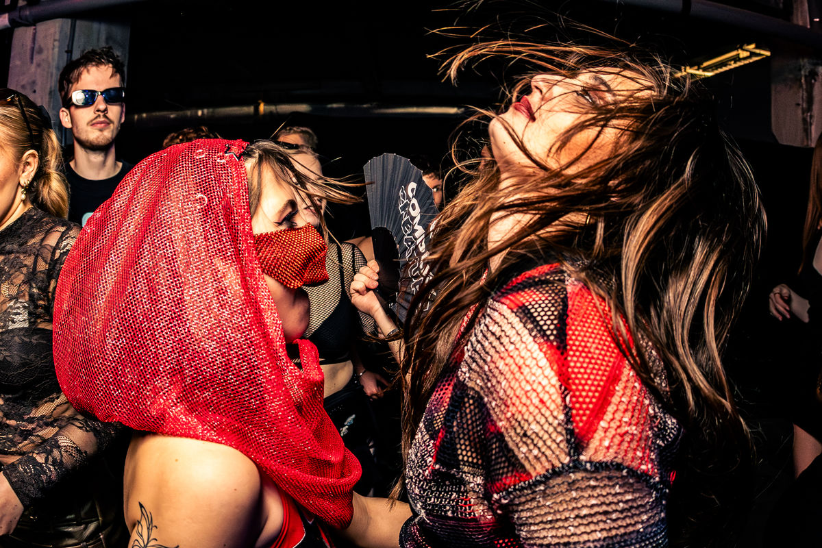 Loading... just a sec